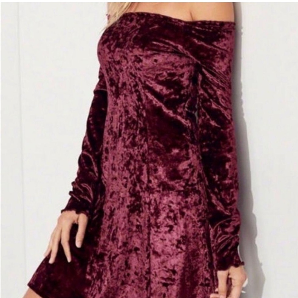 Hollister maroon velvet dress